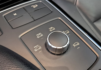 Подержанный автомобиль Mercedes-Benz GLE 2018 года (26 фото)
