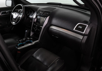 Подержанный автомобиль Ford Explorer 2014 года (9 фото)