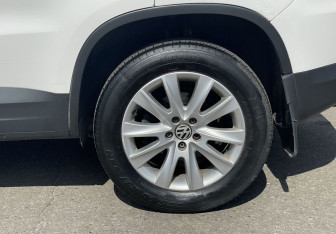 Подержанный автомобиль Volkswagen Tiguan 2010 года (12 фото)