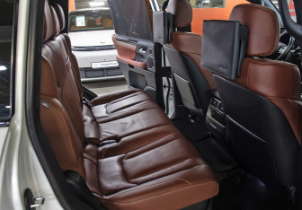 Подержанный автомобиль Lexus LX 2018 года (12 фото)