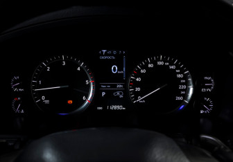 Подержанный автомобиль Lexus LX 2015 года (19 фото)