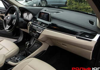 Подержанный автомобиль BMW X1 2018 года (7 фото)