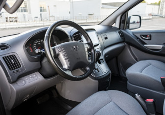 Подержанный автомобиль Hyundai H-1 2020 года (9 фото)