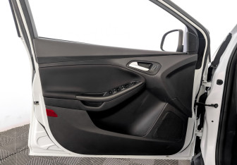 Подержанный автомобиль Ford Focus Hatchback 2018 года (19 фото)