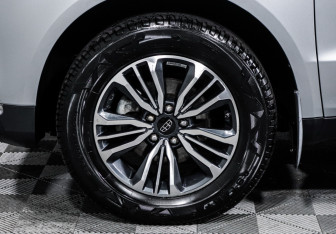 Подержанный автомобиль Geely Emgrand X7 2020 года (15 фото)