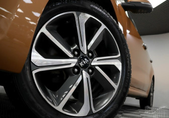 Подержанный автомобиль Kia Rio Sedan 2019 года (7 фото)