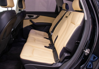 Подержанный автомобиль Audi Q7 2016 года (11 фото)