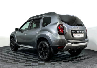 Подержанный автомобиль Renault Duster 2020 года (7 фото)