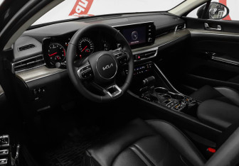 Подержанный автомобиль Kia K5 2021 года (7 фото)