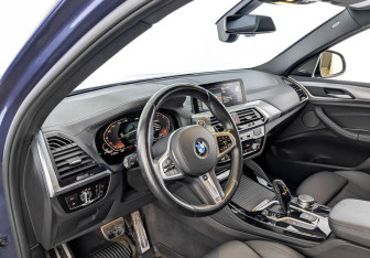 Подержанный автомобиль BMW X4 2021 года (16 фото)