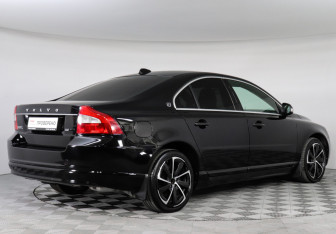 Подержанный автомобиль Volvo S80 2008 года (5 фото)