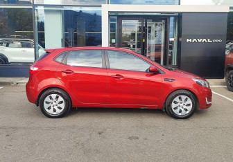 Подержанный автомобиль Kia Rio Hatchback 2014 года (4 фото)
