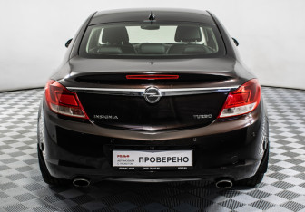 Подержанный автомобиль Opel Insignia Sedan 2011 года (6 фото)