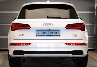 Подержанный автомобиль Audi Q5 2018 года (5 фото)