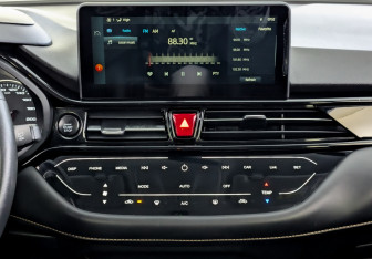 Подержанный автомобиль Москвич 3 2023 года (15 фото)