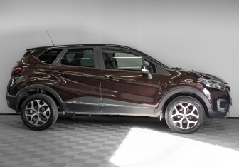 Подержанный автомобиль Renault Kaptur 2018 года (5 фото)