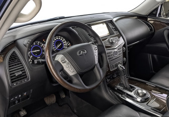 Подержанный автомобиль Infiniti QX80 2019 года (15 фото)
