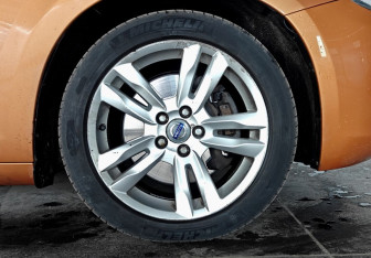 Подержанный автомобиль Volvo S60 2012 года (18 фото)