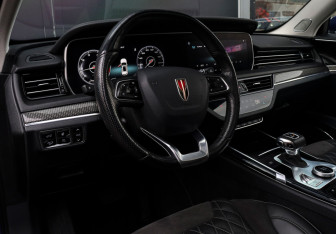 Подержанный автомобиль Hongqi HS5 2019 года (16 фото)