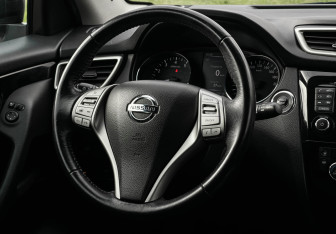 Подержанный автомобиль Nissan Qashqai 2018 года (14 фото)