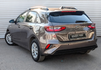 Подержанный автомобиль Kia Ceed Hatchback 2019 года (7 фото)