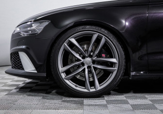 Подержанный автомобиль Audi RS 6 Wagon 2016 года (15 фото)