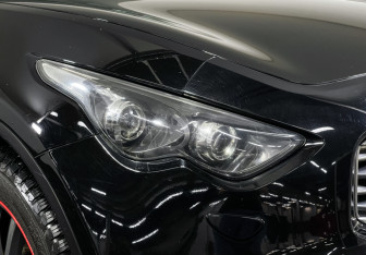 Подержанный автомобиль Infiniti FX 2010 года (19 фото)
