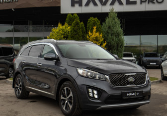 Подержанный автомобиль Kia Sorento 2017 года (2 фото)