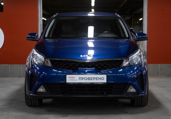 Подержанный автомобиль Kia Rio Sedan 2021 года (2 фото)