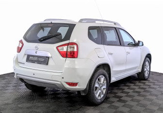 Подержанный автомобиль Nissan Terrano 2021 года (5 фото)