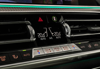Подержанный автомобиль BMW X5 2020 года (20 фото)