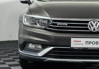Подержанный автомобиль Volkswagen Passat Wagon 2017 года (16 фото)
