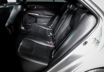 Подержанный автомобиль Toyota Camry Sedan 2013 года (10 фото)