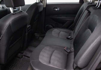 Подержанный автомобиль Nissan Qashqai 2010 года (11 фото)