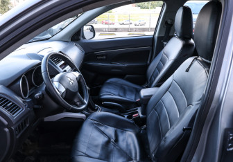 Подержанный автомобиль Mitsubishi ASX 2012 года (14 фото)