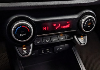 Подержанный автомобиль Kia Rio Sedan 2020 года (21 фото)