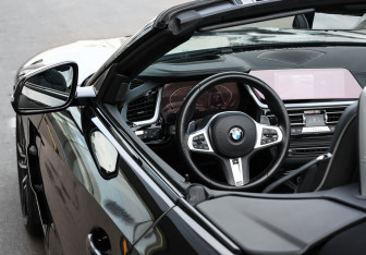 Подержанный автомобиль BMW Z4 Roadster 2020 года (26 фото)