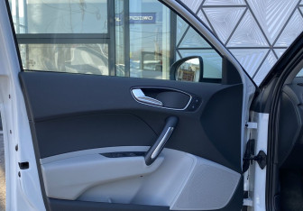 Подержанный автомобиль Audi A1 2013 года (17 фото)