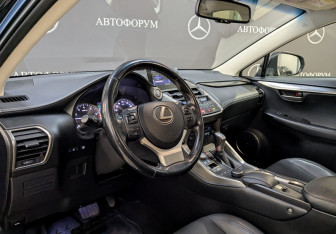 Подержанный автомобиль Lexus NX 2015 года (11 фото)