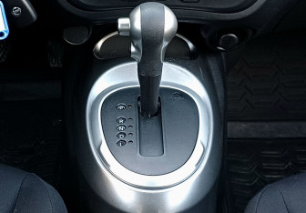 Подержанный автомобиль Nissan Juke 2015 года (15 фото)