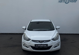 Подержанный автомобиль Hyundai Elantra Sedan 2015 года (2 фото)