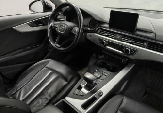 Подержанный автомобиль Audi A4 Sedan 2019 года (10 фото)