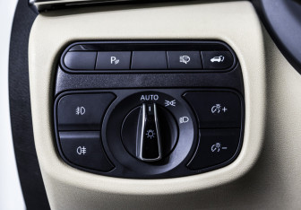 Подержанный автомобиль Infiniti QX50 2018 года (19 фото)