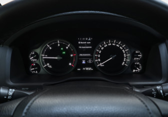 Подержанный автомобиль Toyota Land Cruiser Suv 2018 года (13 фото)