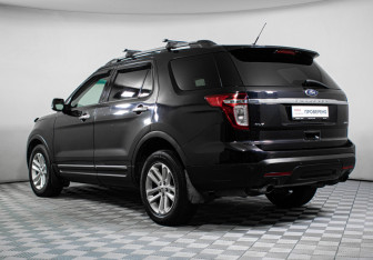 Подержанный автомобиль Ford Explorer 2014 года (7 фото)