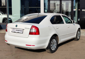 Подержанный автомобиль Skoda Octavia Liftback 2011 года (5 фото)