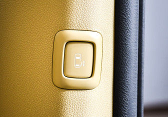 Подержанный автомобиль Kia Carnival 2018 года (17 фото)