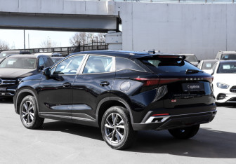 Подержанный автомобиль Omoda C5 2024 года (7 фото)