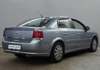 Подержанный автомобиль Opel Vectra Sedan 2007 года (5 фото)