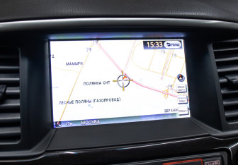 Подержанный автомобиль Nissan Pathfinder 2014 года (19 фото)